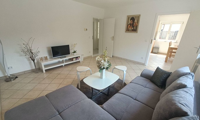 Schlangenbad Apartment | Spacious bright apartment in the green Taunus region - with private parking