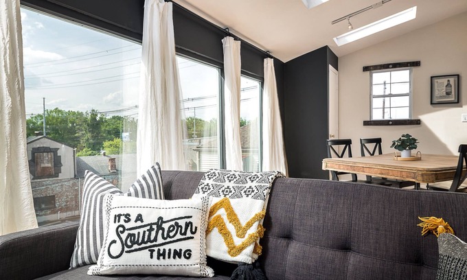 Clifton Apartment | Bright Apartment Above Premier Dining - Rated 8.4/10!