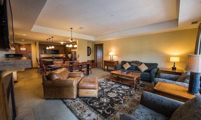 Crested Butte Cabin | Bright 3 Bedroom Condo with Pool, Spa, and Family Amenities
