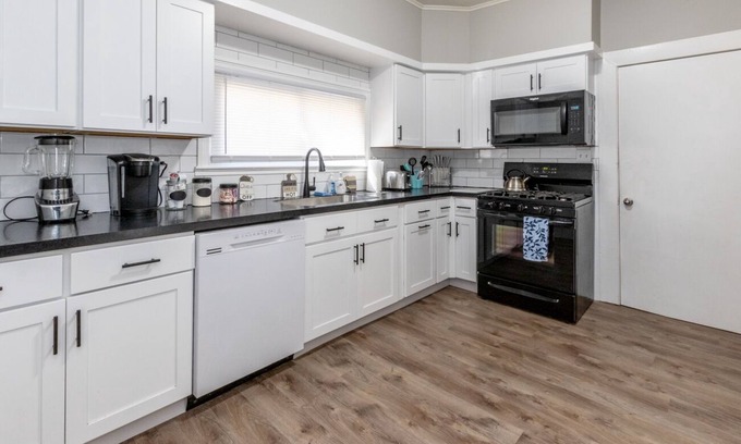 Tonawanda House | Inviting Buffalo/Niagara Falls Retreat with Family Amenities