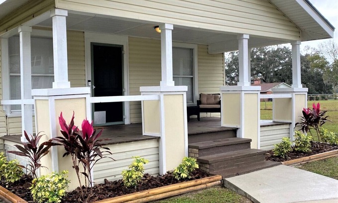 Wesley Chapel South House | Inviting Bungalow with Hot Tub, Pool & Ocean Views