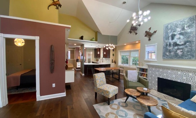 Sunnyside House | Family-Friendly Bungalow in Sunnyside Awaits Your Stay