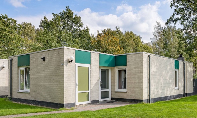 Borger House | Modern Bungalow with Kitchen Near Hunebedcentrum