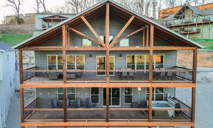 Indian Point House | Unwind at SDC: Hot Tub, Pools & Oceanfront Escape