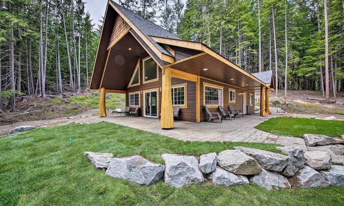 Nordman Cabin | Top-Rated Cabin Near Priest Lake & Elkins Resort Getaway
