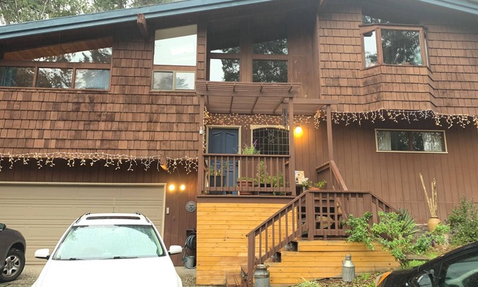 Day Valley Cabin | Inviting Cabin Retreat in Aptos Hills with Family Amenities