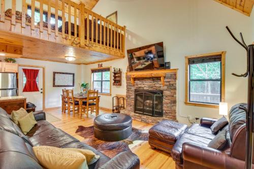 Blairsville House | Relaxing Cabin with Deck, Hot Tub, and Pet-Friendly Perks