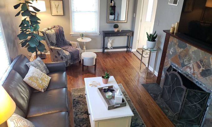 South Bend House | Ideal Cape Cod Retreat - Minutes from Notre Dame