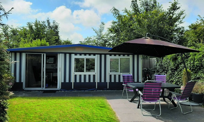 De Cocksdorp Ski Chalet | Inviting Caravan with Garden, Pool & Spa Amenities