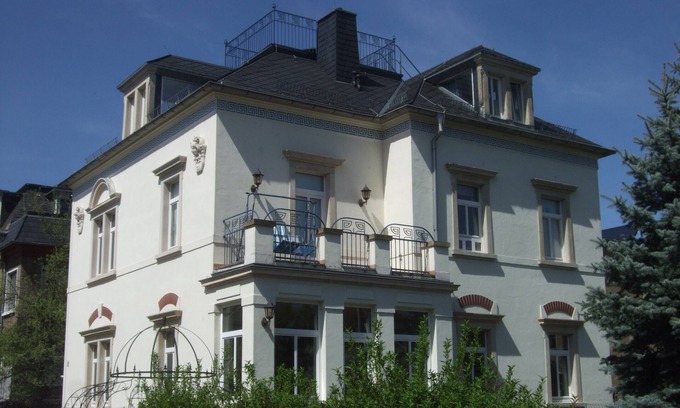 Radebeul Villa | Kid-Friendly Apartment with Roof Terrace & Pool Access