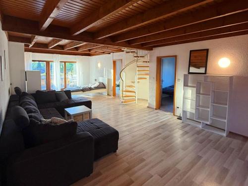 Rembrucken Apartment | Spacious City Apartment with Terrace in Heusenstamm