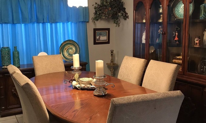 North Central Thousand Oaks House | Relaxing Home with Kitchen & Breakfast - Guest Rated 9.6