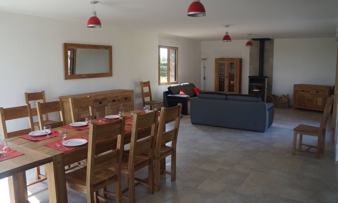 Campagne-les-Hesdin House | Idyllic Cottage Retreat Near the Opal Coast with Pool