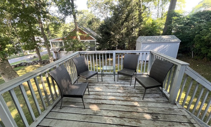 Saunderstown House | Inviting Coastal Retreat with Kitchen Near Narragansett Beaches