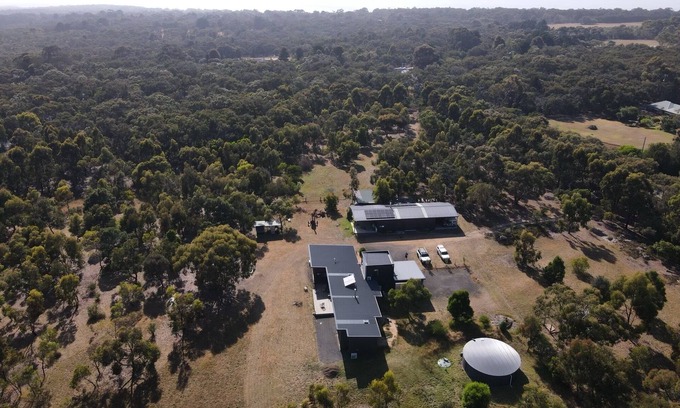 Bellbrae House | Coastal Oasis Family Home: Pet-Friendly Bush Meets Beach