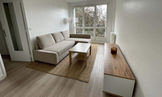 Le Kremlin-Bicetre Apartment | Comfortable Haven Near Paris with Family-Friendly Amenities