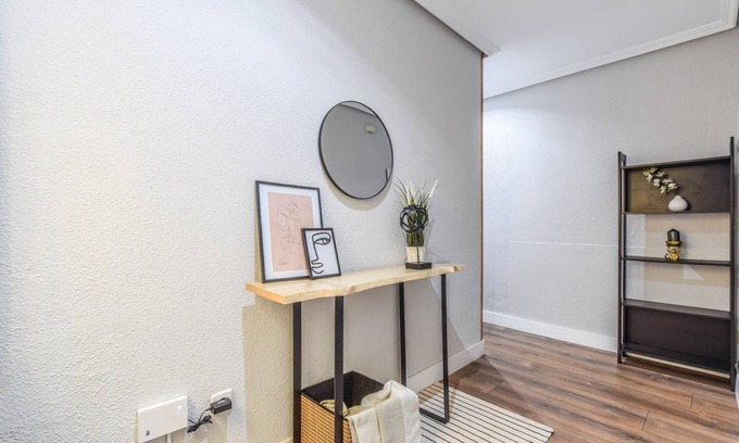 Jeronimos Apartment | Comfortable Stay at Retiro VII with Spa & Pet-Friendly Options