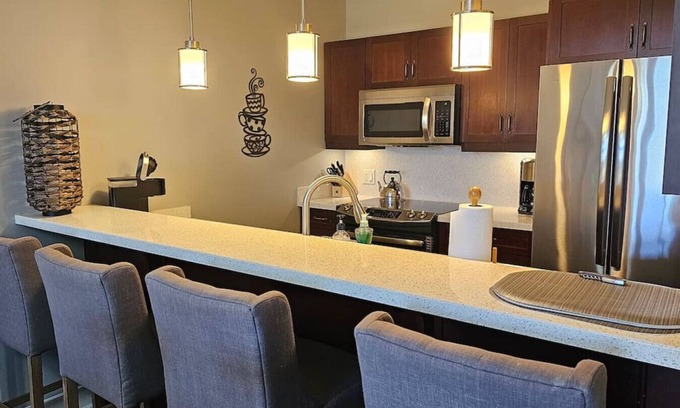 The Blue Mountains Condo | Perfect Condo Near The Blue Mountains with Patio & Spa