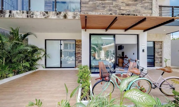 La Veleta Apartment | Family-Friendly Oceanfront Condo with Pool - Casa Kaanal 104