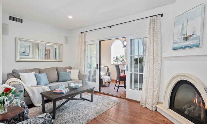 Laguna Condo | Modern Condo in Premier Downtown Location - Guest Rated 9/10