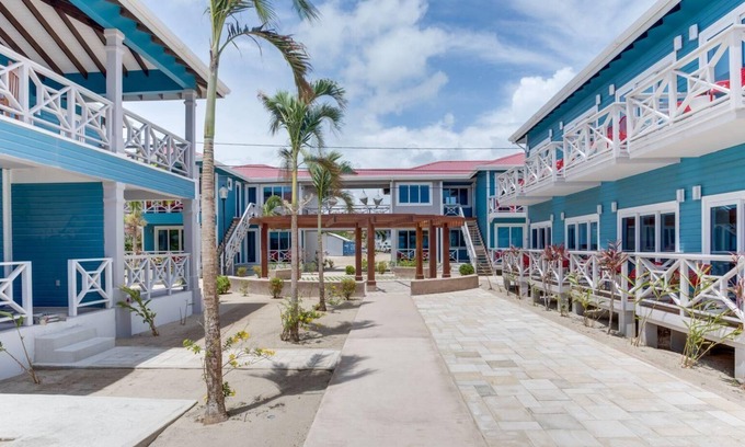 Placencia Resort | Spacious Condo w/ Balcony, Kitchen, & WiFi - Steps to Beach, Shops, & Dining