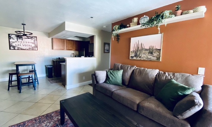 Las Vegas Apartment | Prime Condo with Pool, 10/10 Guest Rated Near the Strip