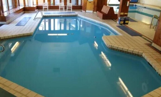 Lincoln Condo | Inviting Condo with Large Patio near Loon Mountain