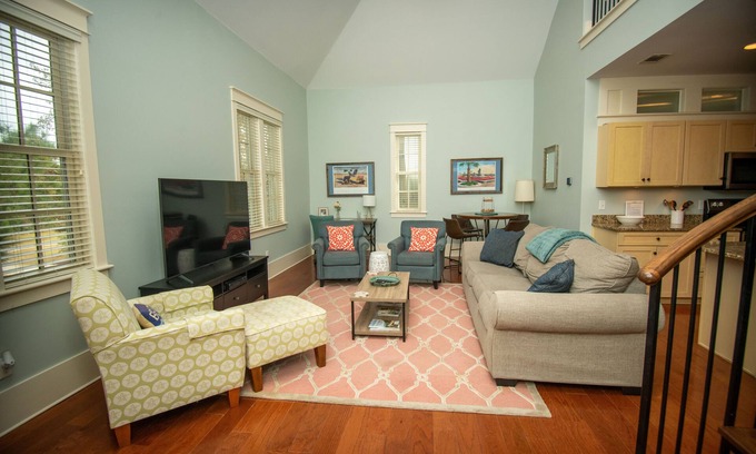 Habersham Condo | Discover a Pet-Friendly Condo with Pool in Habersham