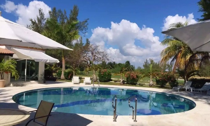 Zona Hotelera Apartment | Cozy 3 Bedroom Apartment with Pool & Ocean View in Cancun