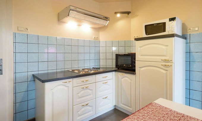 Thirimont Cottage | Cozy Cottage in Thirimont: Pet & Child Friendly Retreat