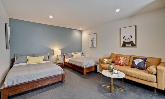 Crescent Park Cottage | Cozy Cottage Near Stanford with Kitchen and Family Amenities