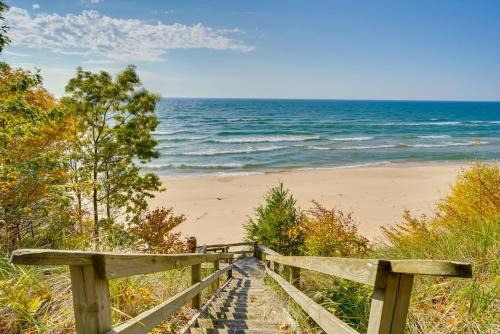 Muskegon House | Lake Michigan Cottage with Oceanfront Views and Hot Tub