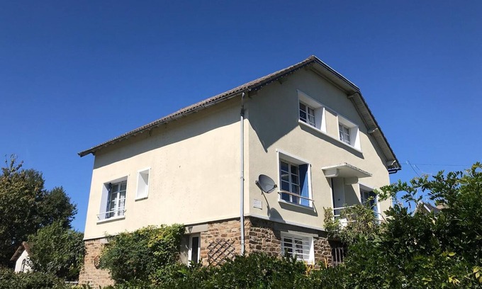 Jumilhac-le-Grand House | Cozy Country House with Private Pool & Enclosed Garden