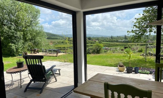 Axbridge Cottage | Cozy Country Retreat in the Heart of Mendips