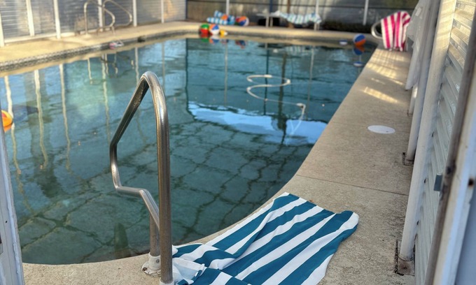 Austin House | Spacious country oasis:Swim,BBQ, Relax! Convenient to venues in AUS/Hill Country