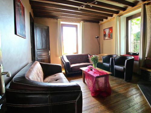 Neufchateau House | Stylish Holiday Home in Neufchâteau with Pet-Friendly Terrace