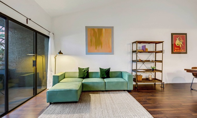 Spring Valley Condo | Guest Rated 10/10: Cozy 2BD Condo Near Allegiant Stadium