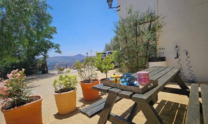 Rute Apartment | Spacious, cozy and family-friendly apartment above Lake Iznajar