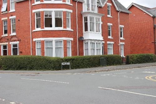 Llandrindod Wells Apartment | Cozy Mid Wales Town Centre Apartment with Bike Storage