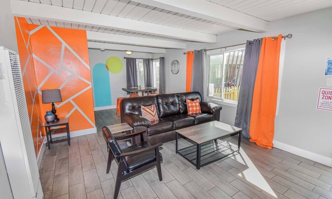 Northeast Reno House | Cozy 1 Bedroom Reno Unit with Pet-Friendly Amenities