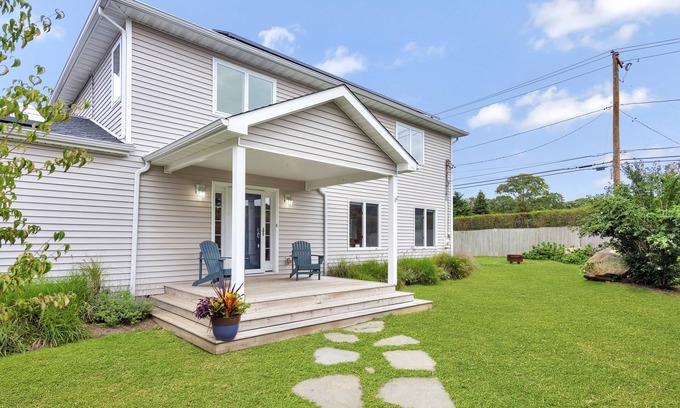Culloden Shores House | Exceptional Culloden House with Ocean View and Pool