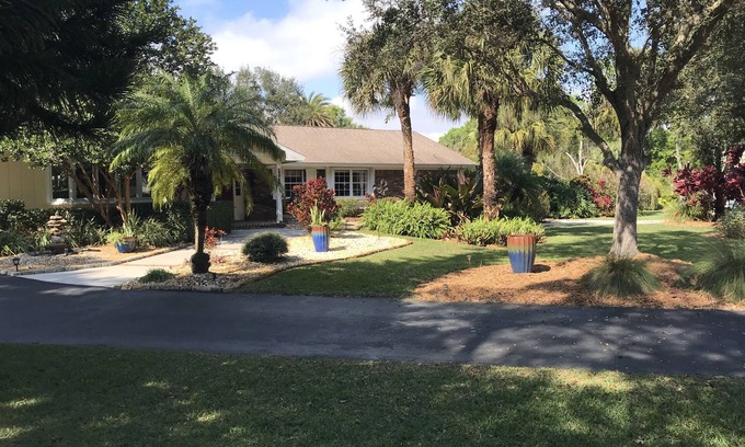 Vero Beach House | Ideal Home with Hot Tub & Boat Storage in Great Location