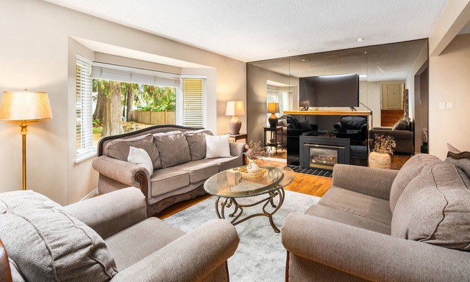 Delta House | Spacious Delta Oasis Sleeps 14