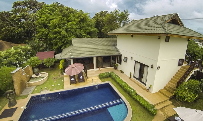 Moo 5 Villa | Deluxe 6-Bed Villa with Pool at Samrong Bay Beach Resort