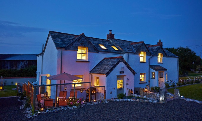 Trelash Cottage | Romantic Cottage Retreat in Cornwall - Guest Rated 10/10