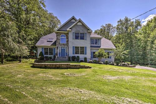 Dingmans Ferry House | Relaxing Dingmans Ferry Retreat with Deck and Yard