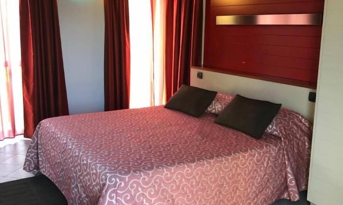 Alba House | Guest Rated 10/10: Double Room with Pool in Alba