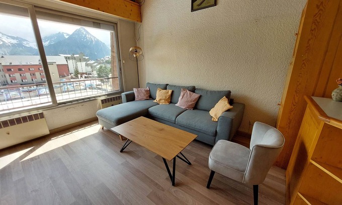 Les Deux Alpes Apartment | Spacious Duplex at the Foot of the Slopes – Sleeps 8, Central Location