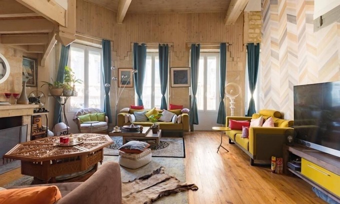 Capucins - Victoire Apartment | Elegant Duplex Apartment with Pet-Friendly Amenities