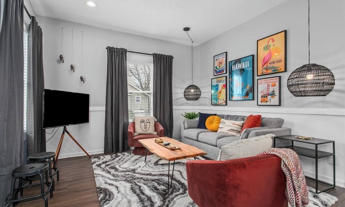 Rosedale Apartment | Pet-Friendly Duplex with 4 Bedrooms & Top-Rated Amenities